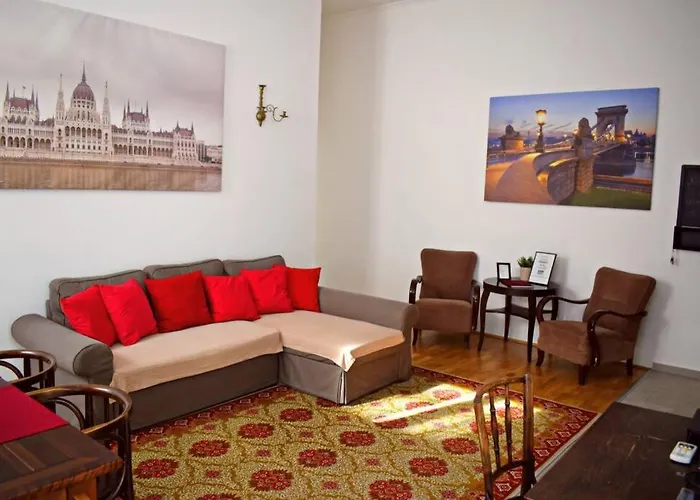 Central Budapest Apartment In Historical Building With Free Private Parking
