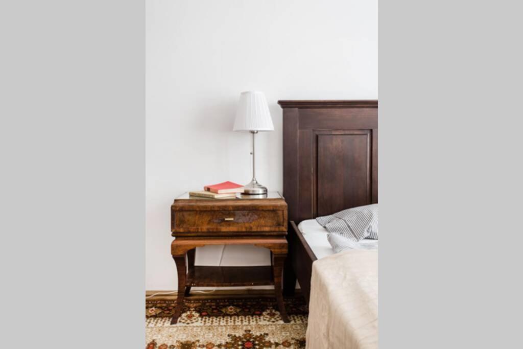 In Historical Building With Free Private Parking Apartmán *